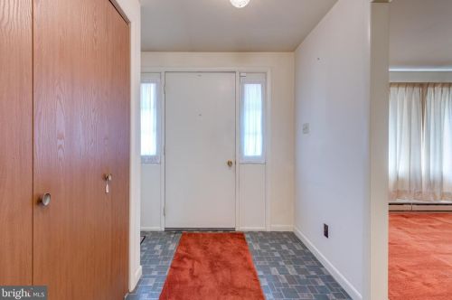 147 Euclid Ave, Charles Town WV  25414-1111 exterior