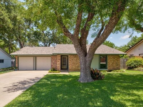 2506 Aldford Dr, Austin TX  78745-4822 exterior
