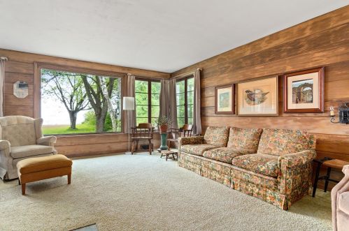 13530 Lakewood Dr, Thiensville WI  53097-2412 exterior