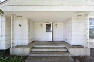 10215 Lakeview Dr, Hopkins, MN 55305-2617