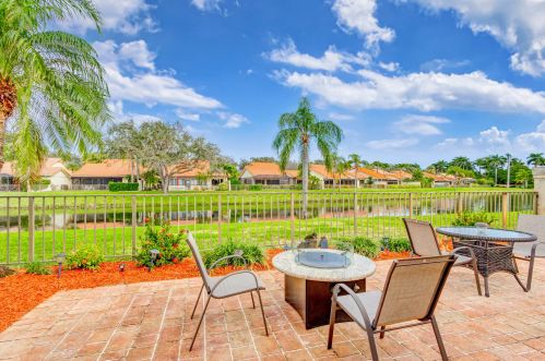 2895 Eagle Ln, West Palm Beach, FL 33409-7210