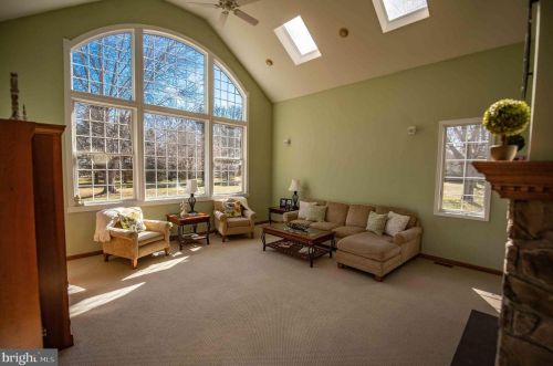 100 Moore Rd, Downingtown, PA 19335-1831