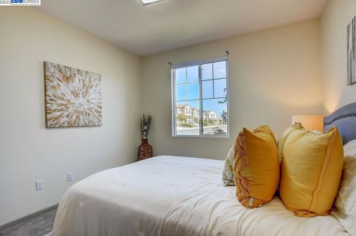 70 Thunder Bay Ct, West Pittsburg CA  94565-7924 exterior