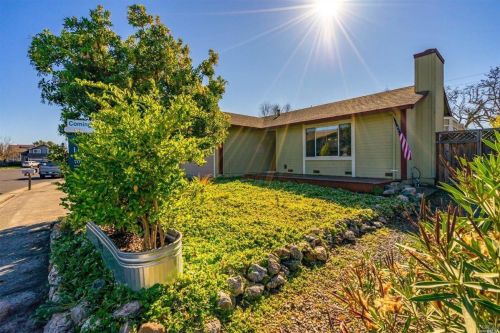 144 Fulton Pl, Windsor CA  95492-9474 exterior