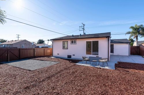 26184 Stanwood Ave, Hayward CA  94544-2736 exterior