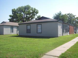 1322 Minneapolis St, Wichita KS  67214-2622 exterior
