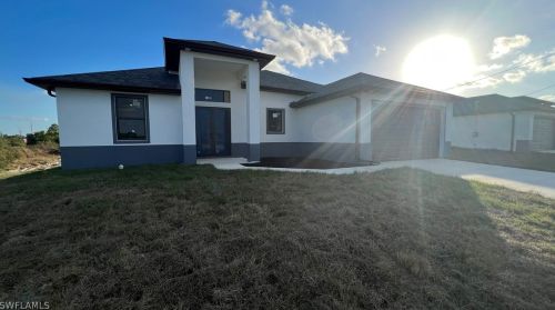 756 Alamo St, Lehigh Acres, FL 33974-5730