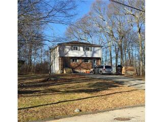 161 Woodland Dr, Uncasville CT  06382-1510 exterior