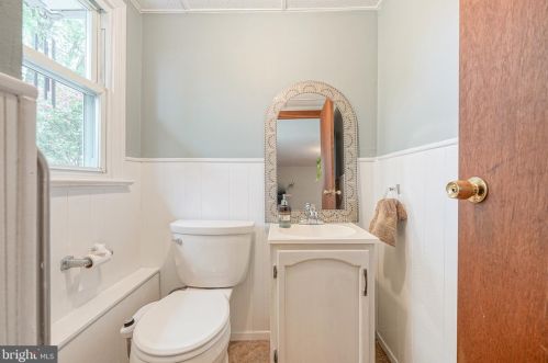 318 White Birch Dr, Riverton NJ  08077-4396 exterior