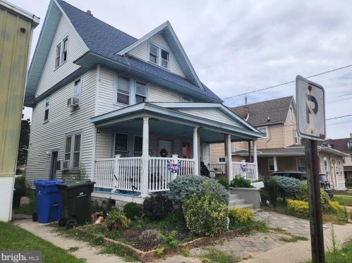 3 Grove Ave, West Deptford, NJ 08063-1236