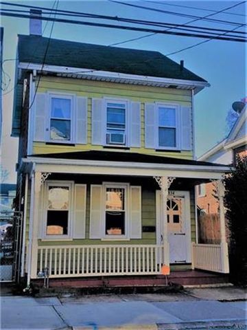 834 Berwick St, Easton, PA 18042-6304