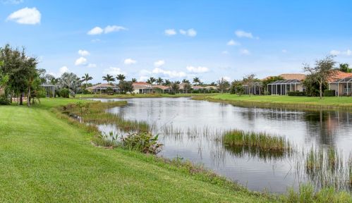 14649 Fern Lake Ct, Naples, FL 34114-8671