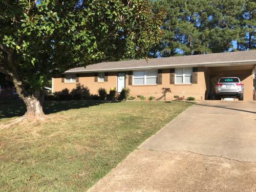 782 Natchez Trace Dr, Lexington TN  38351-1642 exterior