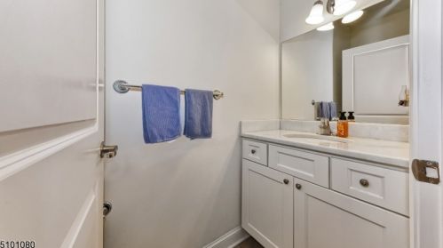 38 Walnut St, Little Falls NJ  07424-1402 exterior