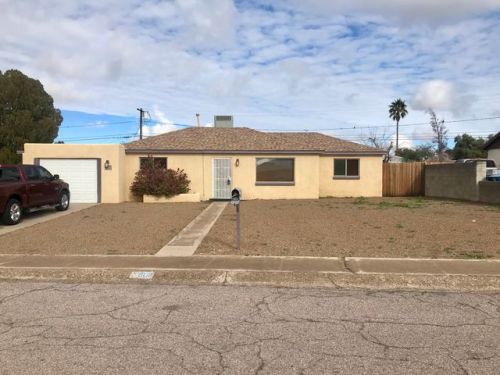 902 Milton St, Tucson AZ  85706-3941 exterior