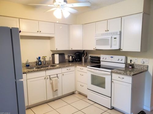 765 Palm View Dr, Naples, FL 34110-1207