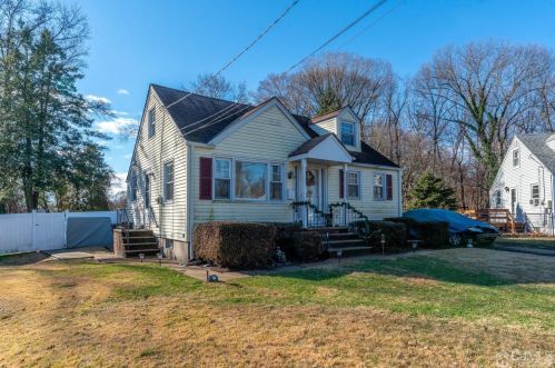 40 Delekas Ave, South Plainfield, NJ 07080-2206