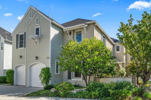 27100 Island View Ct, Santa Clarita, CA 91355-1606