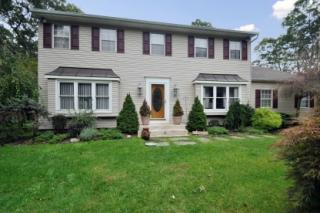 44 Forest Dr, Northampton NY  11901-2301 exterior