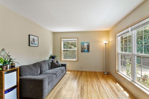4513 Chatham Rd, Minneapolis, MN 55421-3317