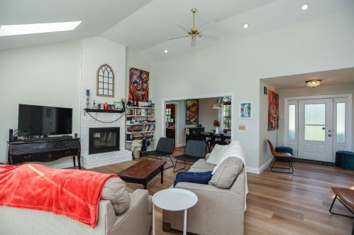 6850 Castlewood Dr, Carroll OH  43112-9786 exterior