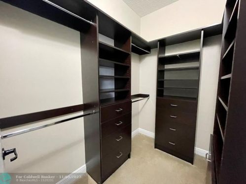 8359 38th St, Hollywood FL  33024-3130 exterior