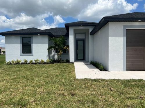 1325 2nd Ave, Cape Coral, FL 33909-1240