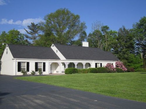 375 Mcguire Ave, Beattyville, KY 41311-9062
