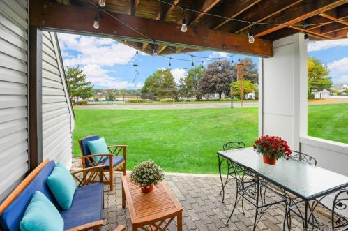 1211 Windward Rd, Milford CT  06461-1764 exterior