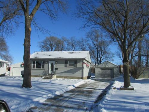 23 Rainbow Dr, Humboldt, IA 50548-1136