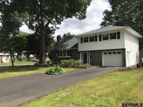 32 Santa Ln, Schenectady, NY 12306-3405