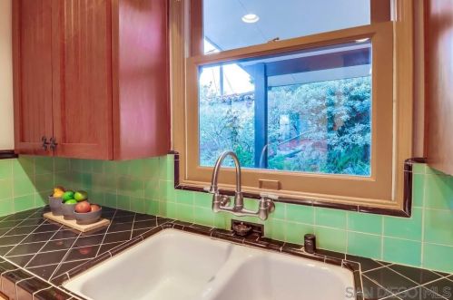 3211 Dumas St, San Diego CA 92106-1317 exterior