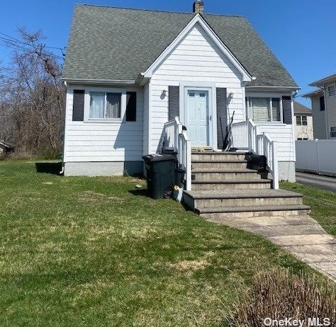 275 Parkside Ct, Copiague, NY 11726-4721