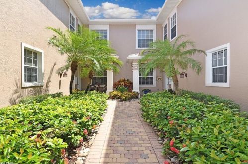 4734 Stratford Ct, Naples, FL 34105-6685