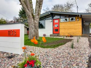 1133 Harris St, Salem, OR 97302-3420