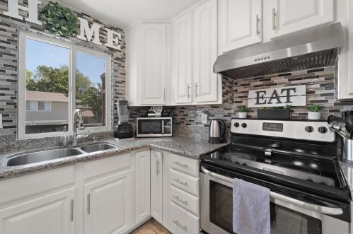 903 Jamacha Rd, El Cajon CA  92019-3203 exterior