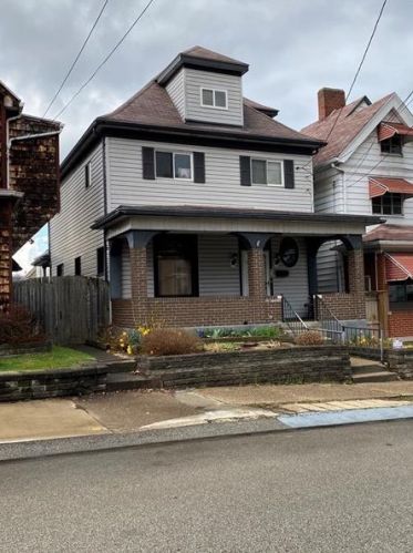 618 Vermont Ave, Glassport, PA 15045-1509