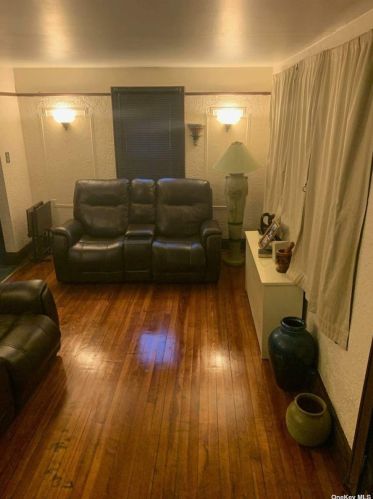 44 Brooks Ave, Roosevelt, NY 11575-2304