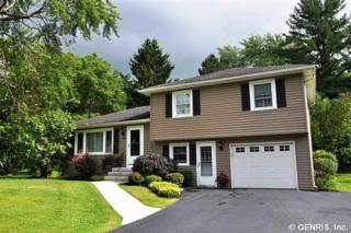 35 Robert Rd, Penfield, NY 14526-9718