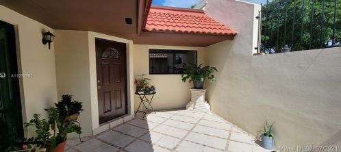 19160 65th Ct, Hialeah, FL 33015-4726