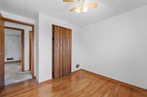 2020 Calistoga Pl, Pittsburgh PA 15221-5301 exterior