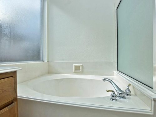 128 Enchanted Dr, Georgetown TX 78633-4534 exterior