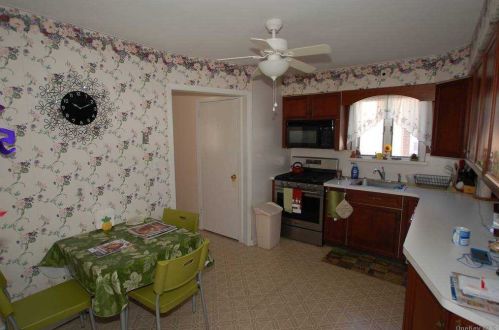 603 5th Ave, New Hyde Park, NY 11040-5449