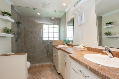 12050 4 St, Saint Petersburg FL  33706-4426 exterior