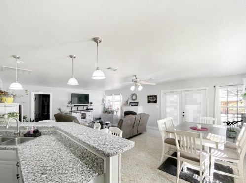 1000 Chestnut St, Honey Grove TX  75446-2036 exterior