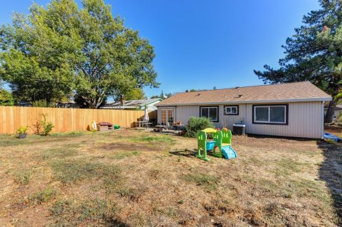 2420 Berrywood Dr, Rancho Cordova CA  95670-5204 exterior