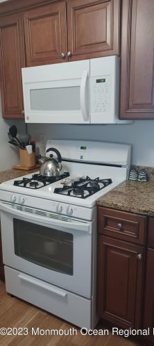 217 Dupont Ave, Pelican Island NJ  08751-2415 exterior