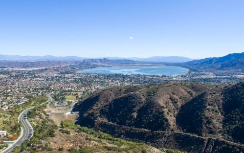 29292 Point Shore Dr, Lake Elsinore CA  92530-7277 exterior