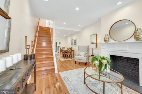 1115 C St, Washington, DC 20003-1404
