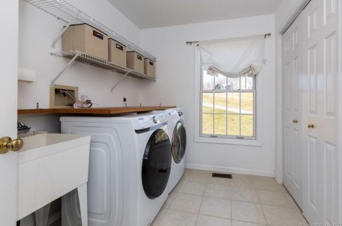 34 Mudry Farm Rd, Brookfield Center CT  06804-3542 exterior